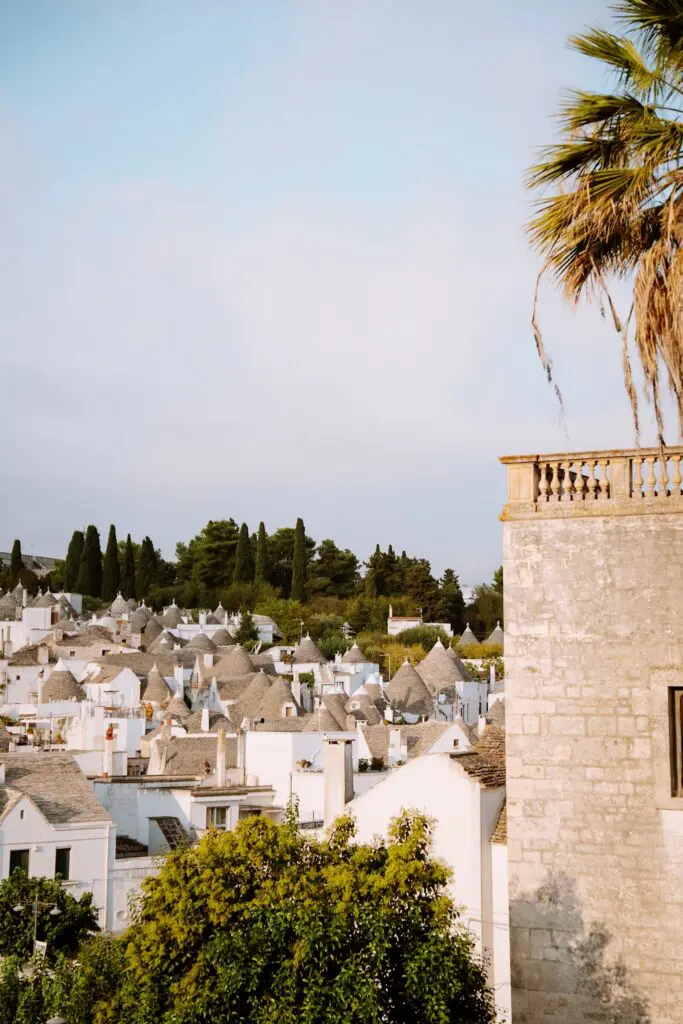 aperçu des trulli d’Alberobello, dans les Pouilles, en Italie
